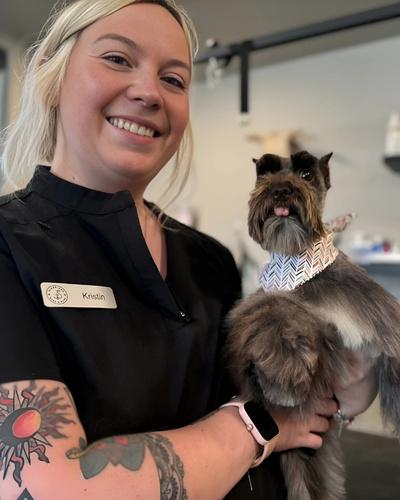 Kristin Ammons, Groomer